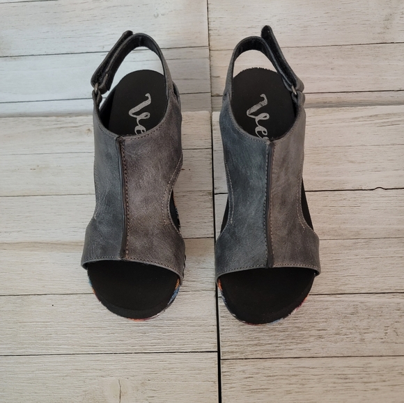 GYPSY JAZZ/VERY G- FREEDOM GREY WEDGES - Picture 3 of 5